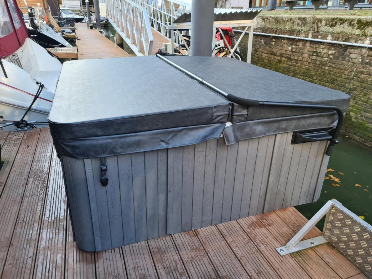 Wikkelboats At Wijnhaven Hotel Rotterdam Exterior photo
